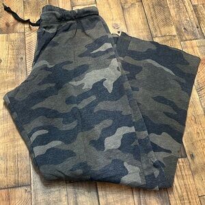 [PINK] Camo Sweats